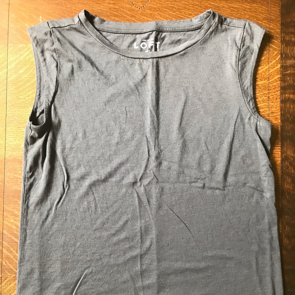 👚LOFT XS Cap Sleeve Tank🛍